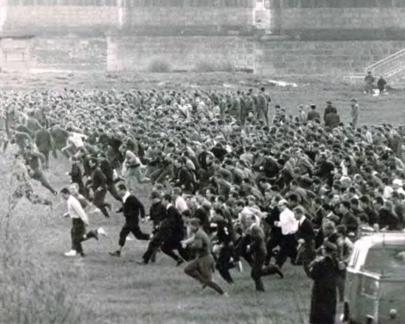 Start zum Zweibrückenlauf am 11. April 1964 in Wien. Bild: Helmut Hofmann / ÖLV