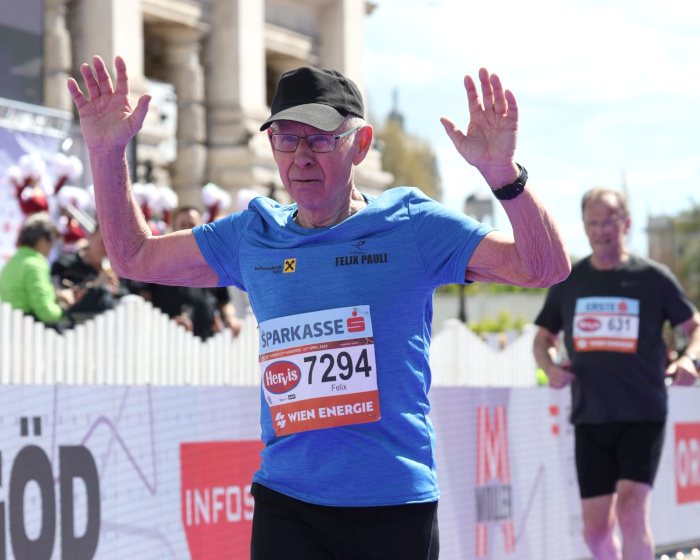 Felix Pauli aus Niederösterreich, M80-Sieger Vienna City Marathon. Bild: FinisherPix