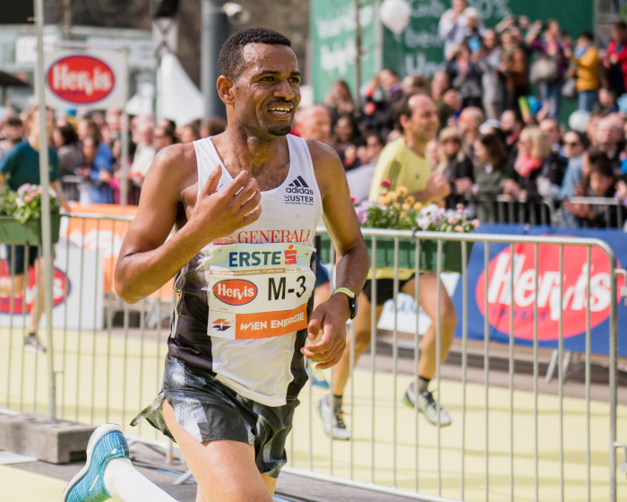 Tadesse Abraham, hier beim VCM 2019, blieb als 40-Jähriger in Kopenhagen unter einer Stunde am Halbmarathon. Bild: VCM / Jenia Symonds