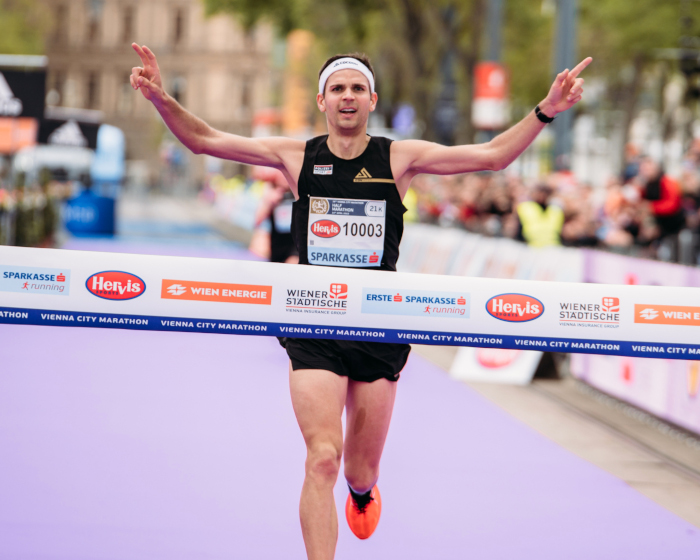 Mario Bauernfeind, hier beim VCM-Halbmarathonsieg 2022, erzielte in Kopenhagen eine starke persönliche Bestzeit. Bild. VCM / Jenia Symonds