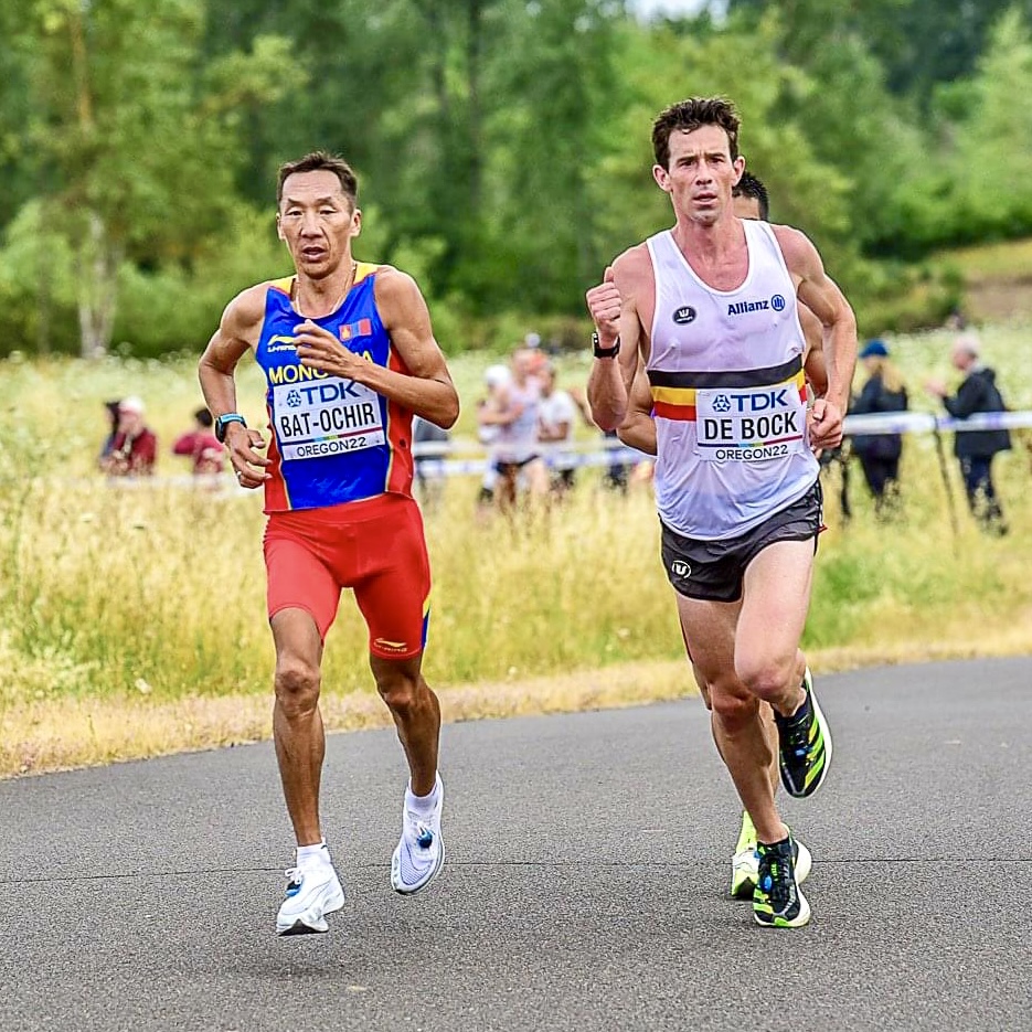 Ser-od Bat-Ochir, hier bei der WM 2022 in Eugene, einer von 10 Topläufern, die nicht beim Olympiamarathon starten werden. Bild: Japan Running News