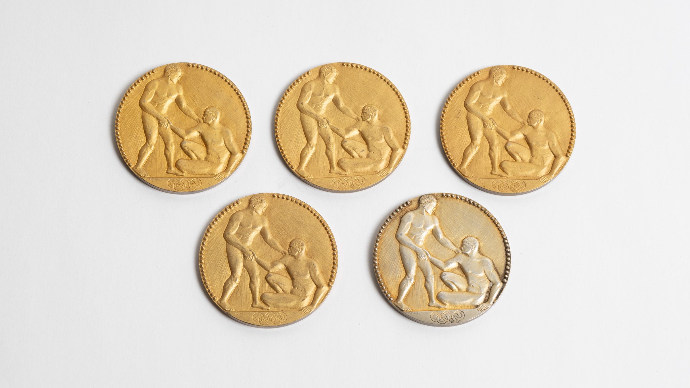 Paavo Nurmis fünf Goldmedaillen von Paris 1924. – Credit: World Athletics Heritage, Paris 2024