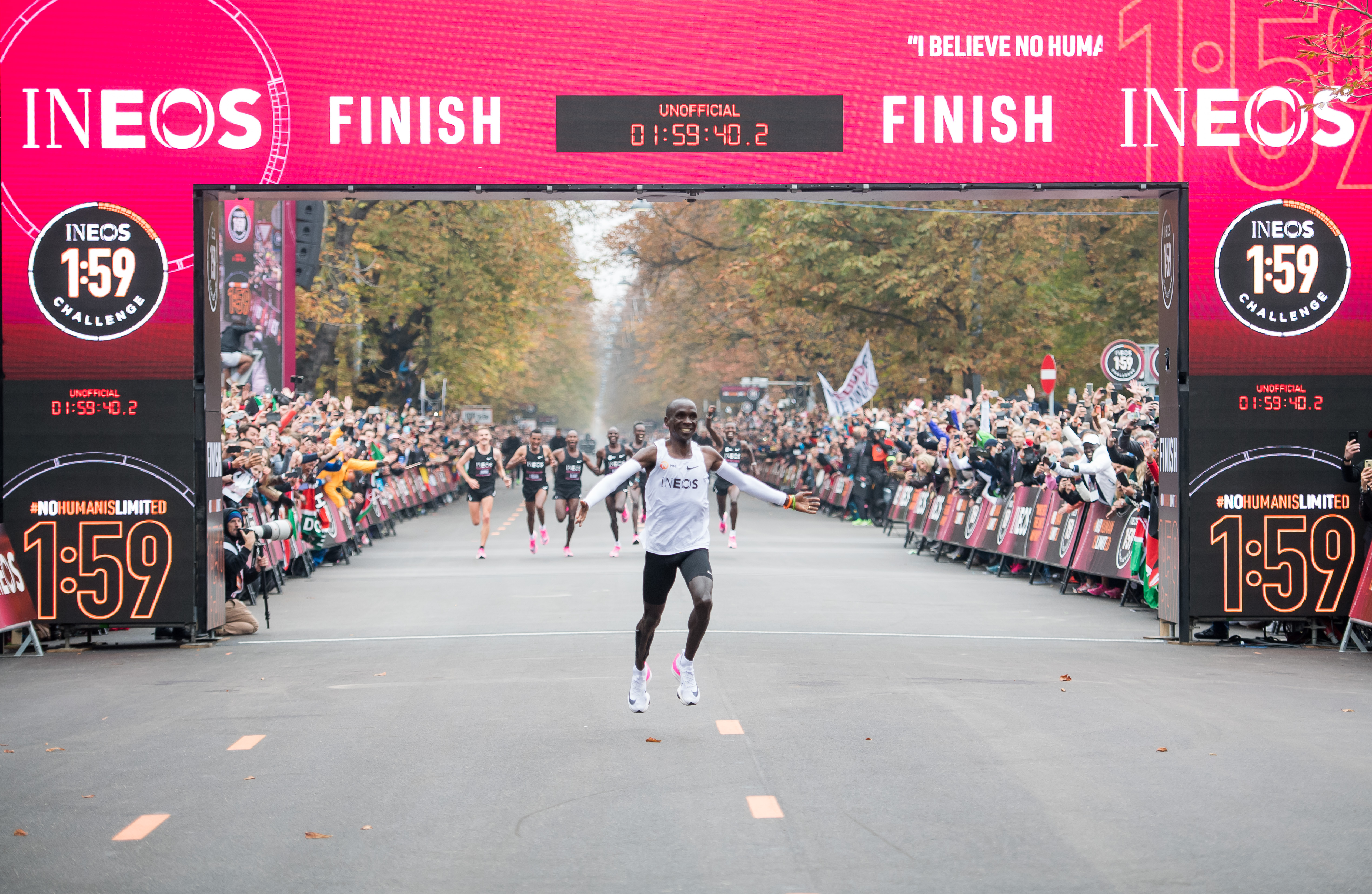 Eliud Kipchoge lief in Wien 2019 als erster Mensch die Marathondistanz unter 2 Stunden. Das Rennen zählte nicht als offizieller Weltrekord. Bild: VCM / Michael Gruber
